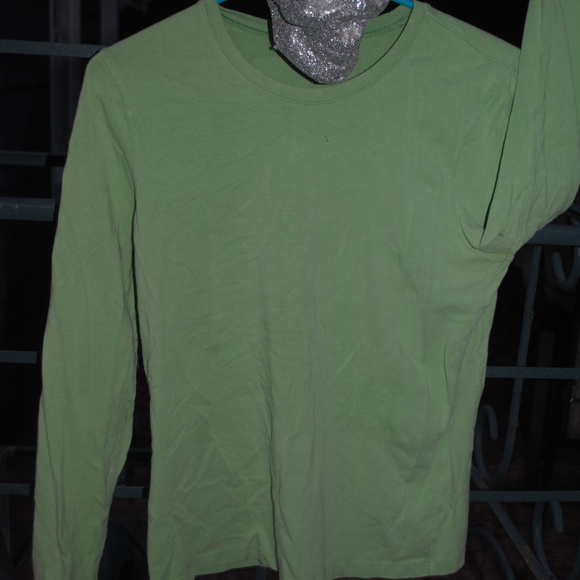 LONG (old navy)L AND SHORT SLEEVE (cherokee) M - Picture 6 of 7